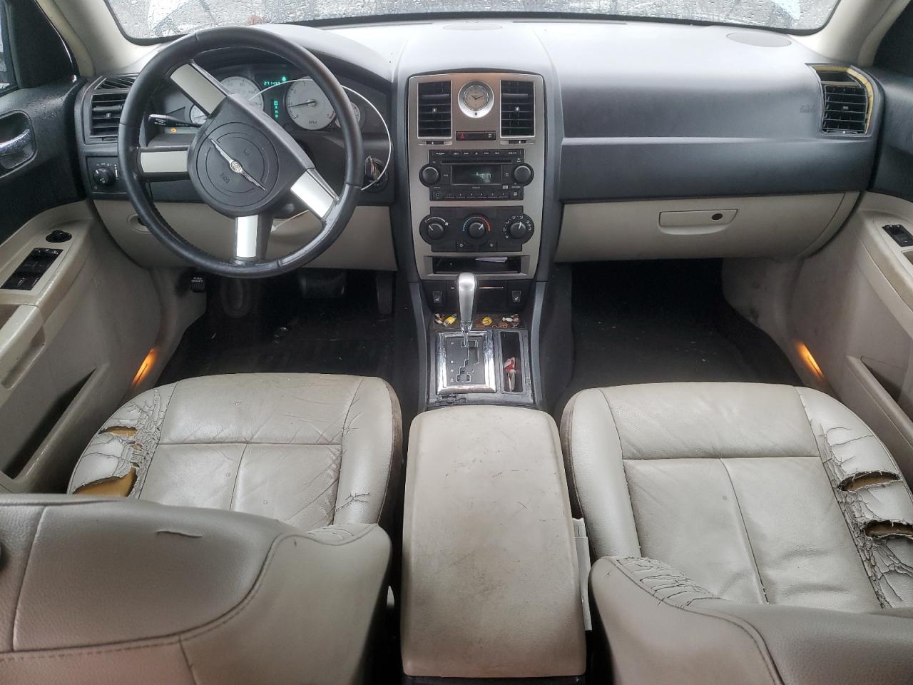 2007 Chrysler 300 - Image 8