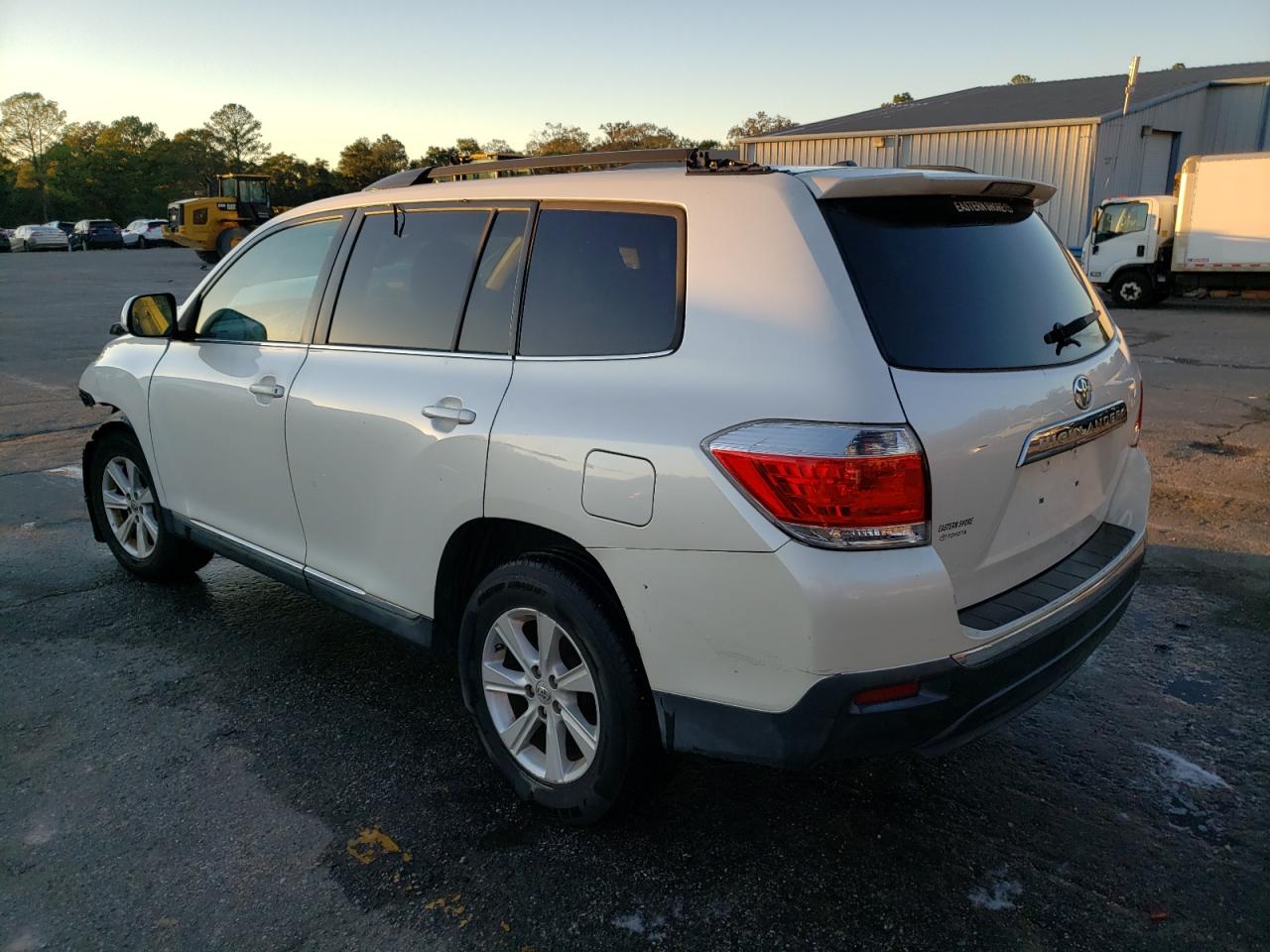 2012 Toyota Highlander - Image 2