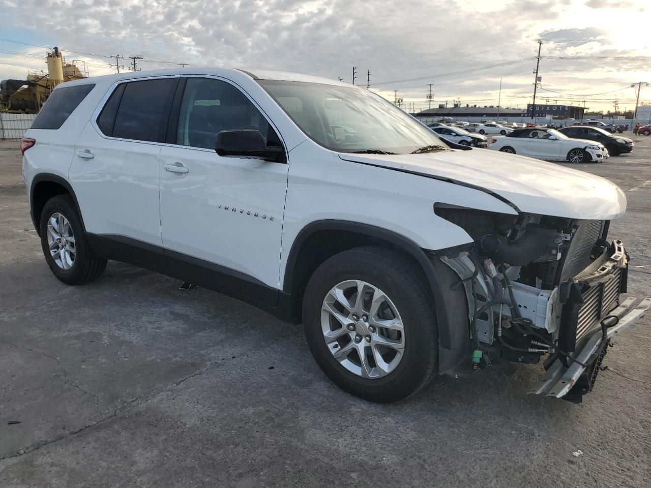 VIN 1GNERFKW5KJ286528 2019 CHEVROLET TRAVERSE no.4