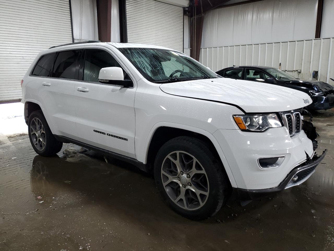 2018 Jeep Grand Cherokee - Image 4