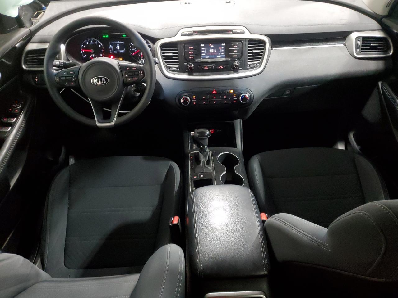 2017 Kia Sorento - Image 8