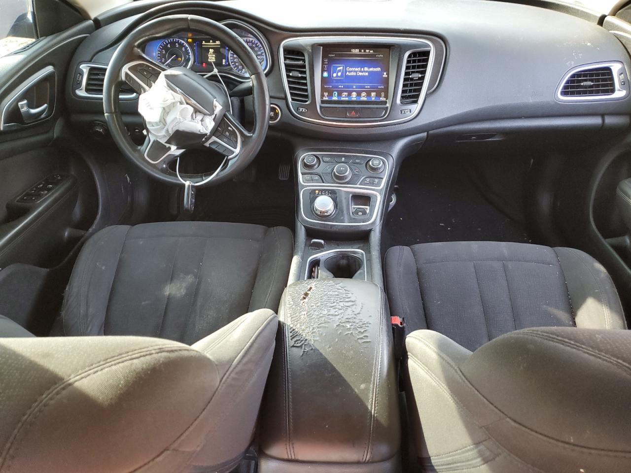2016 Chrysler 200 - Image 7