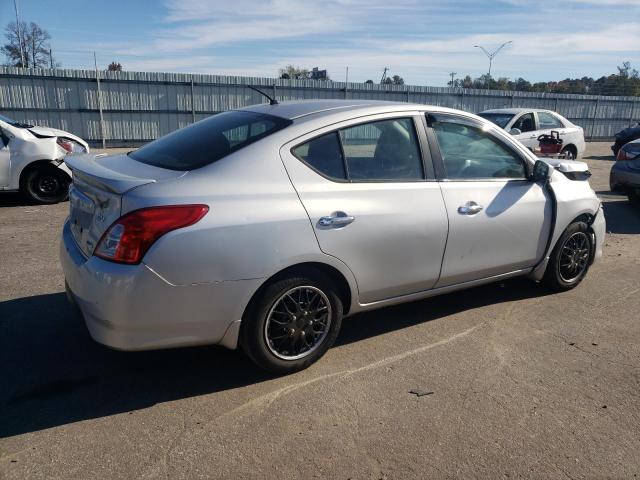  NISSAN VERSA 2015 Серебристый