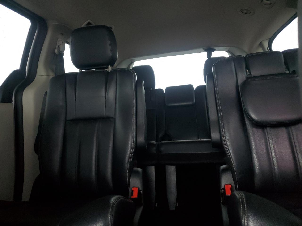 2019 Dodge Caravan - Image 10