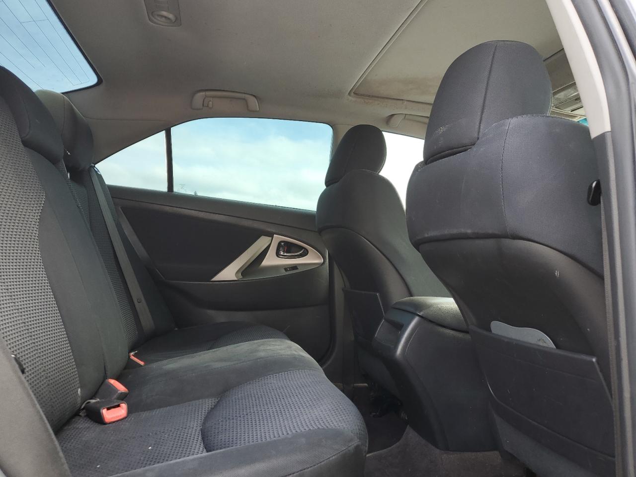 2011 Toyota Camry - Image 10