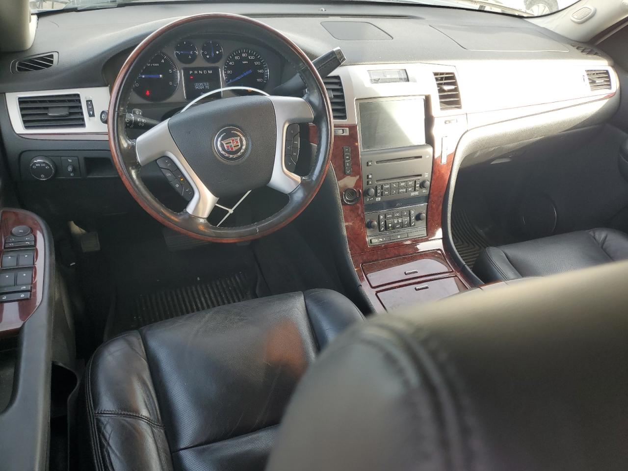2008 Cadillac Escalade - Image 8