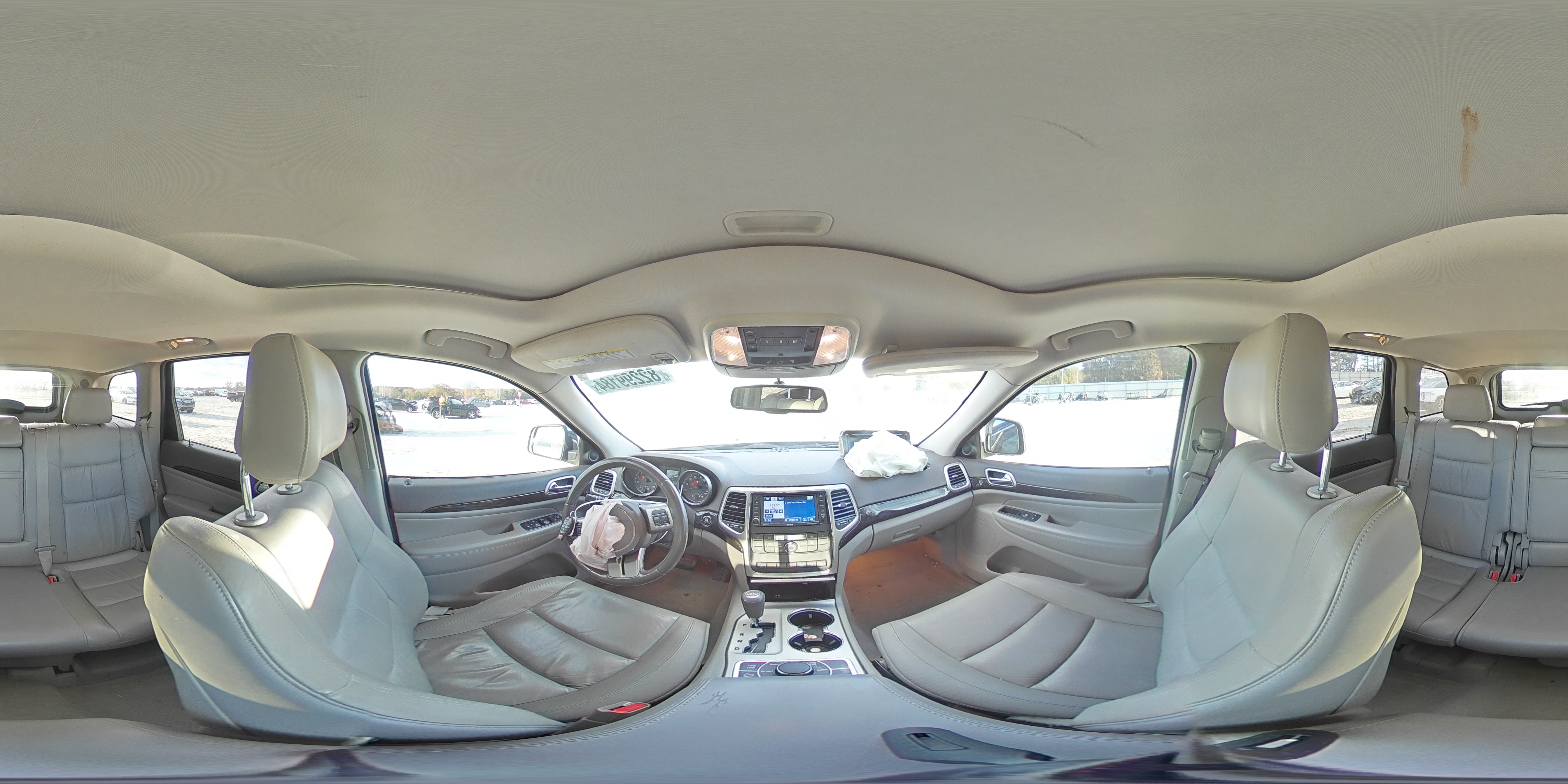 2012 Jeep Grand Cherokee - Image 14