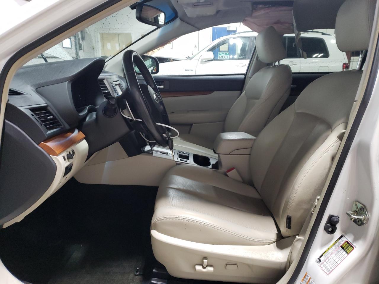 2014 Subaru Outback - Image 7
