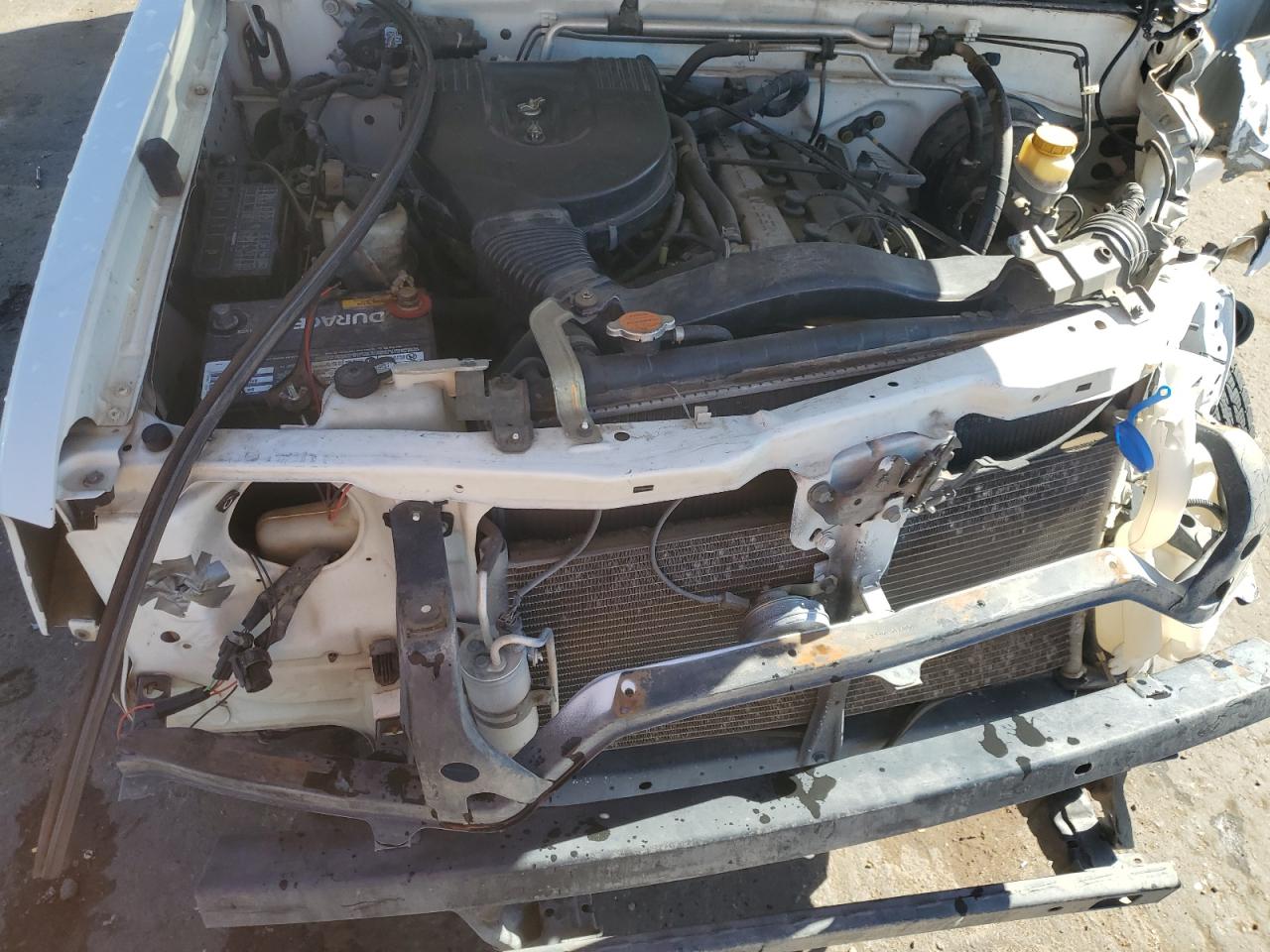 2001 Nissan Navara (Frontier) - Image 13