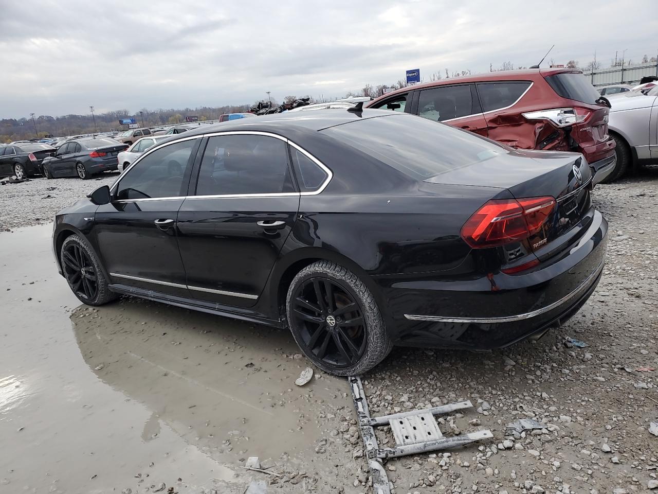 2017 Volkswagen Passat - Image 2