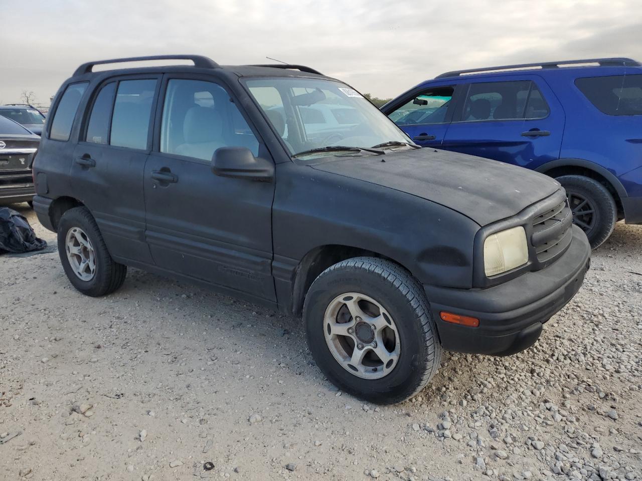 2000 Chevrolet Tracker - Image 4