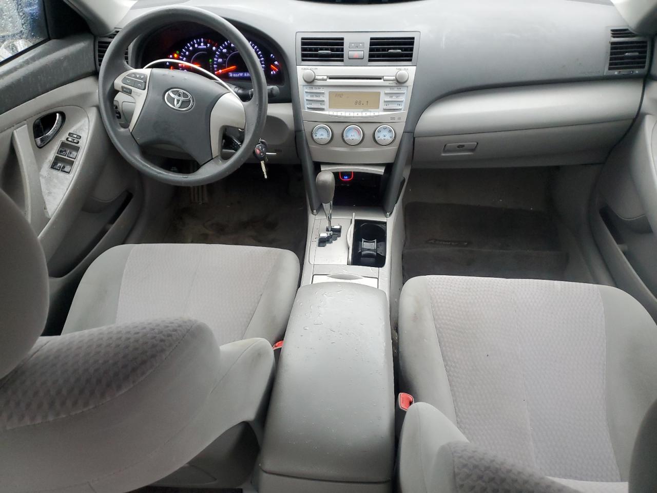 2011 Toyota Camry - Image 8