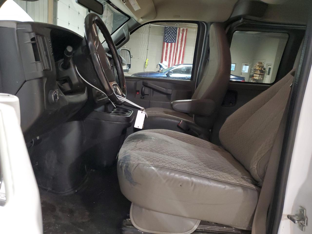 2018 Chevrolet Express - Image 7