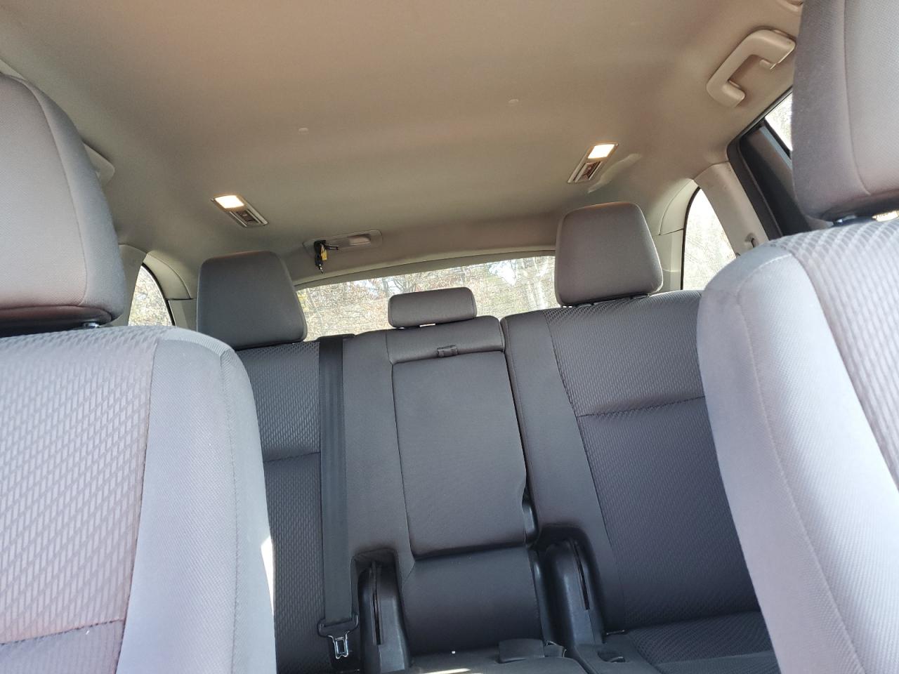 2017 Toyota Highlander - Image 10