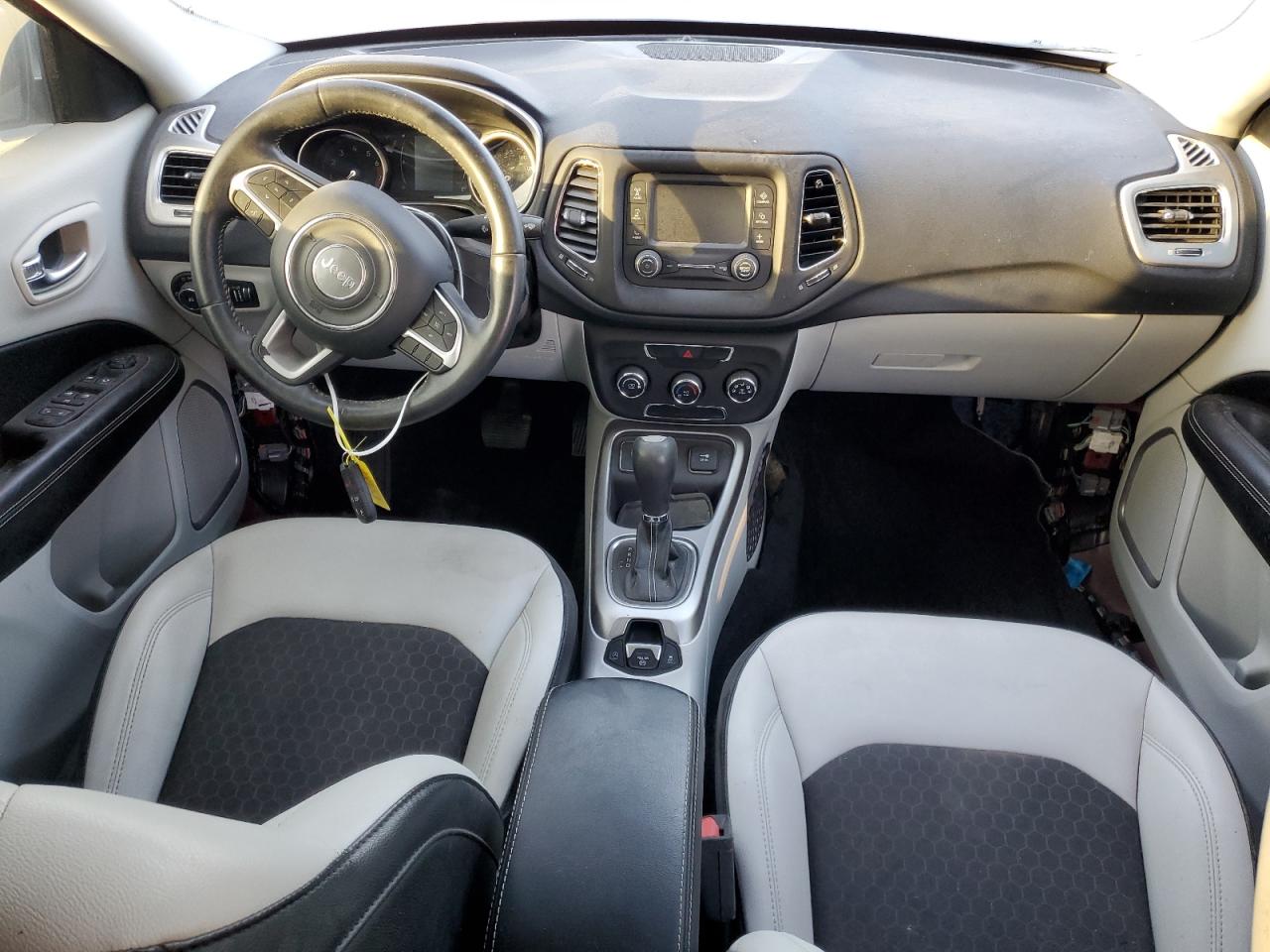 2018 Jeep Compass - Image 8