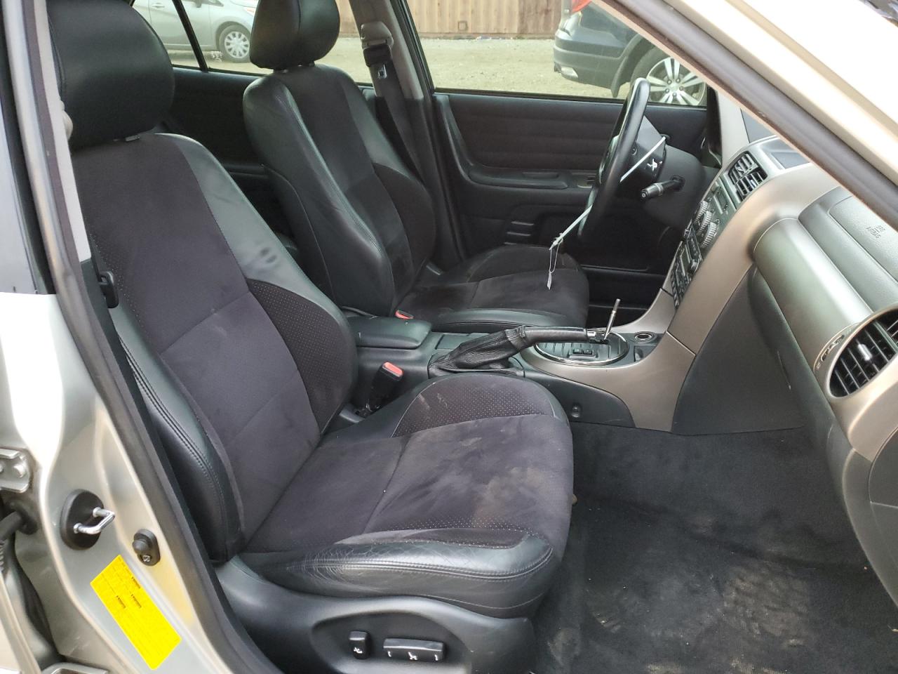 2001 Lexus IS - Image 7