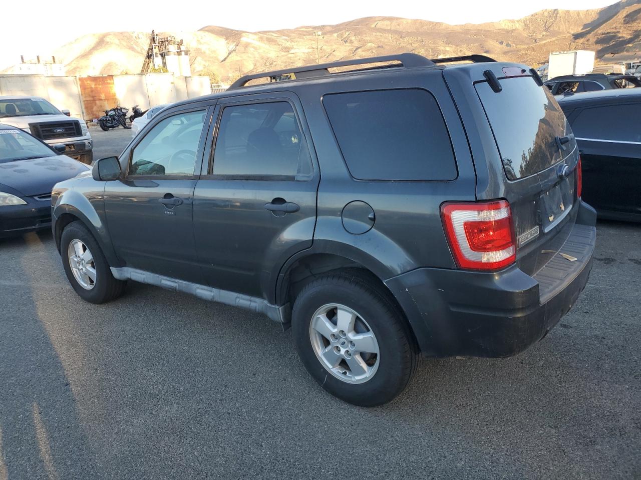 2009 Ford Escape - Image 2