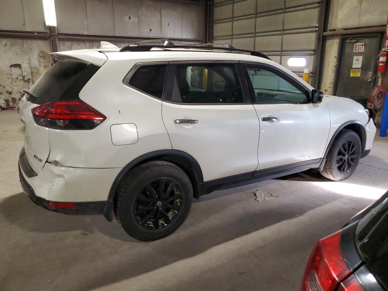 2017 Nissan Rogue - Image 3