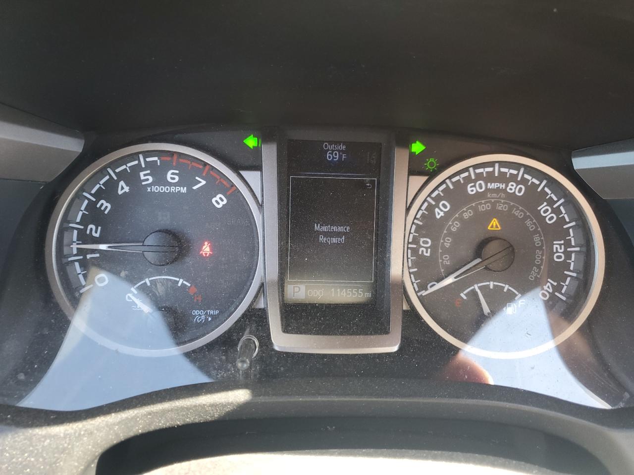 2019 Toyota Tacoma - Image 9