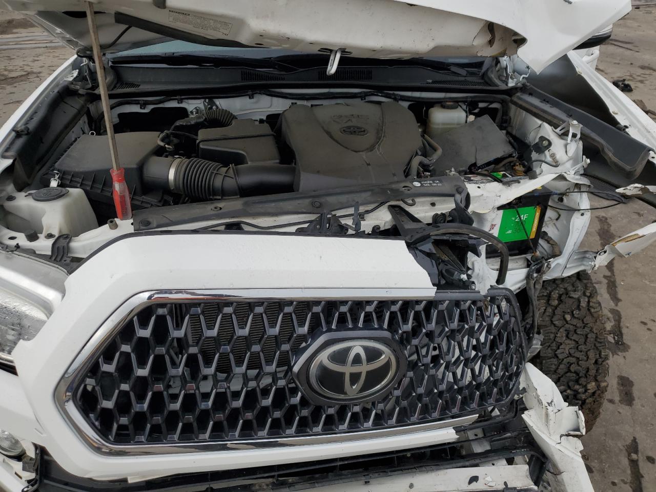 2019 Toyota Tacoma - Image 12