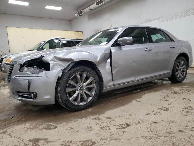  CHRYSLER 300 2014 Srebrny