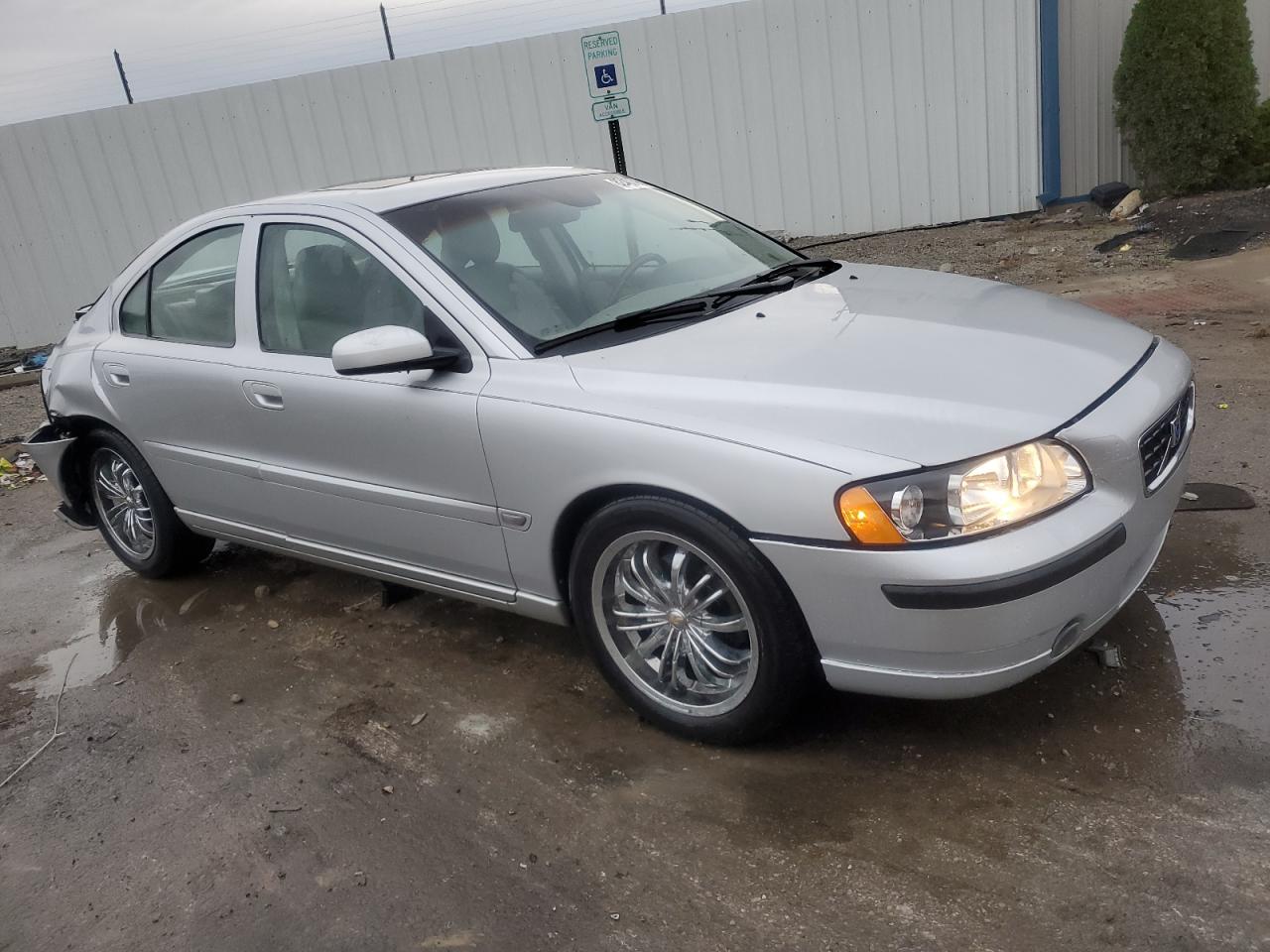 2005 Volvo S60 - Image 4