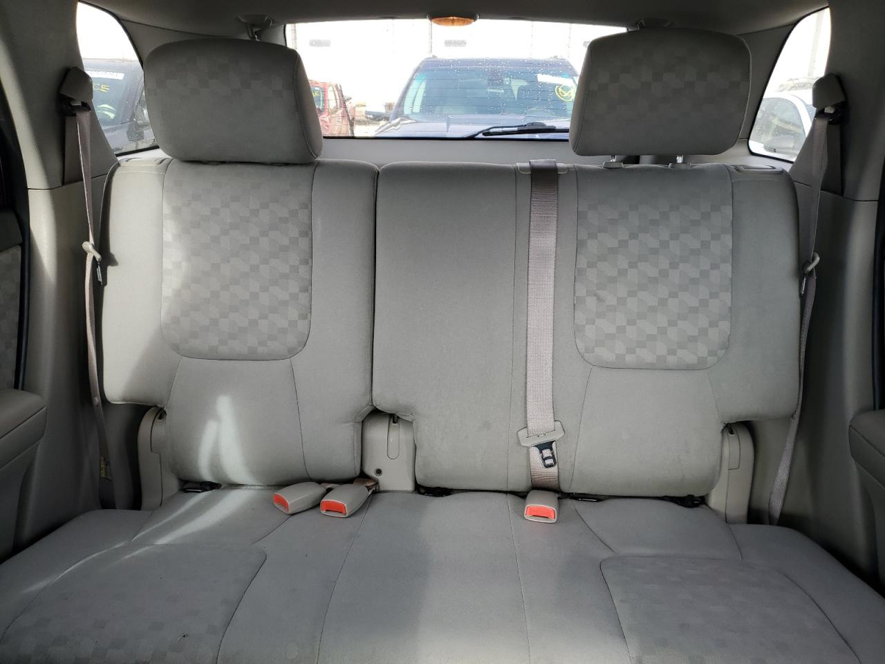 2005 Chevrolet Equinox - Image 10