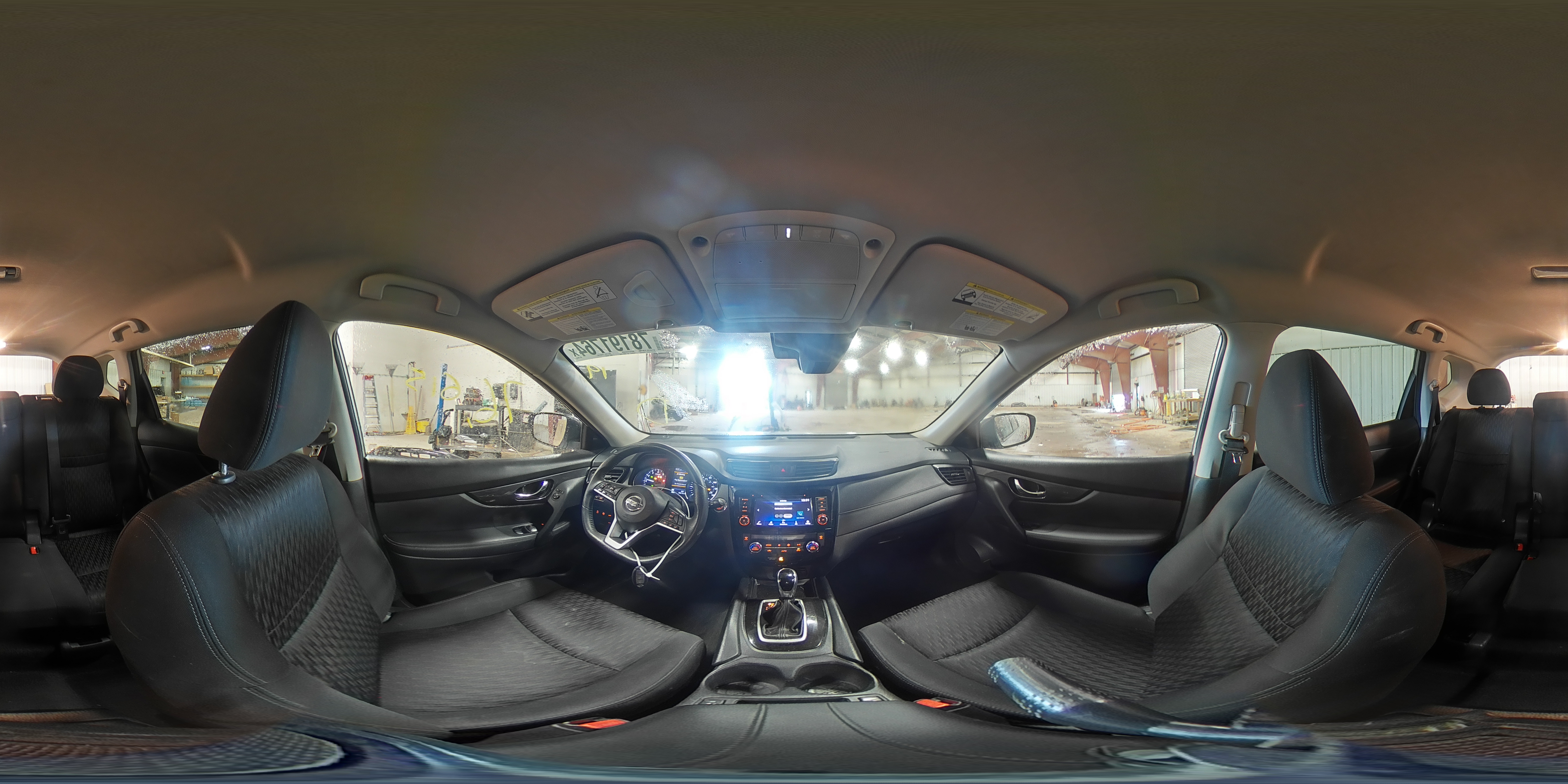2019 Nissan Rogue - Image 16