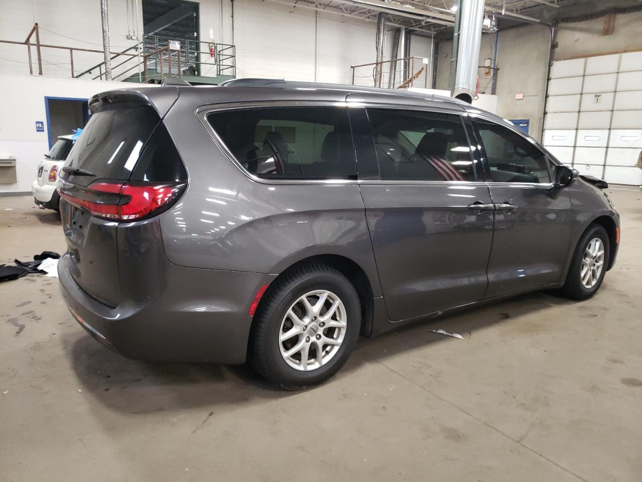2022 Chrysler Pacifica - Image 3