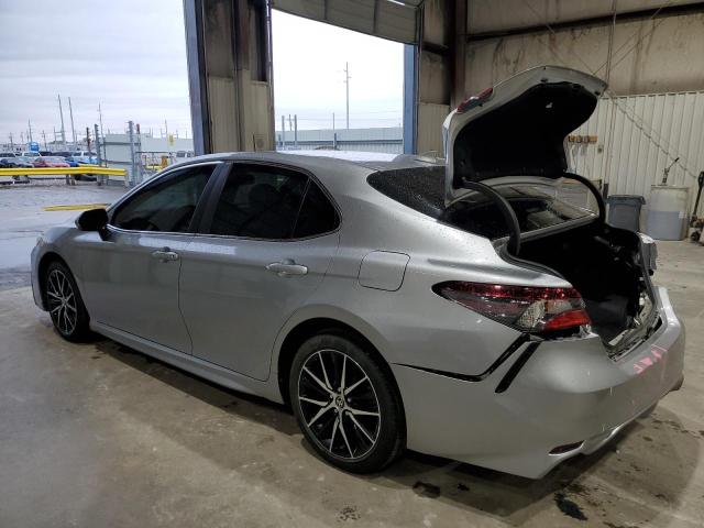 TOYOTA CAMRY 2022 Серебристый