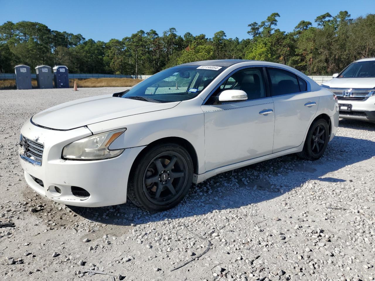 2010 Nissan Maxima - Image 1