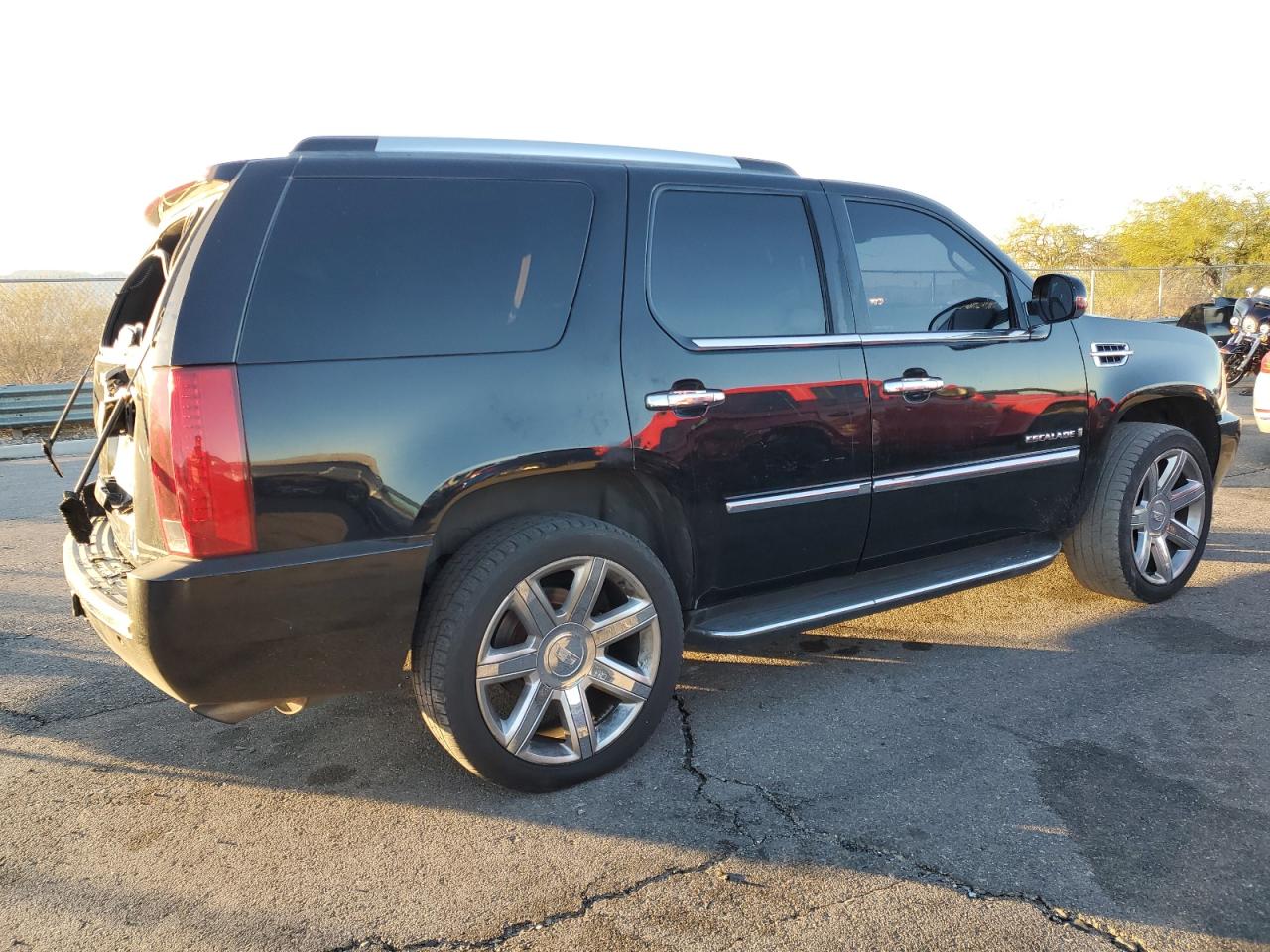 2007 Cadillac Escalade - Image 3