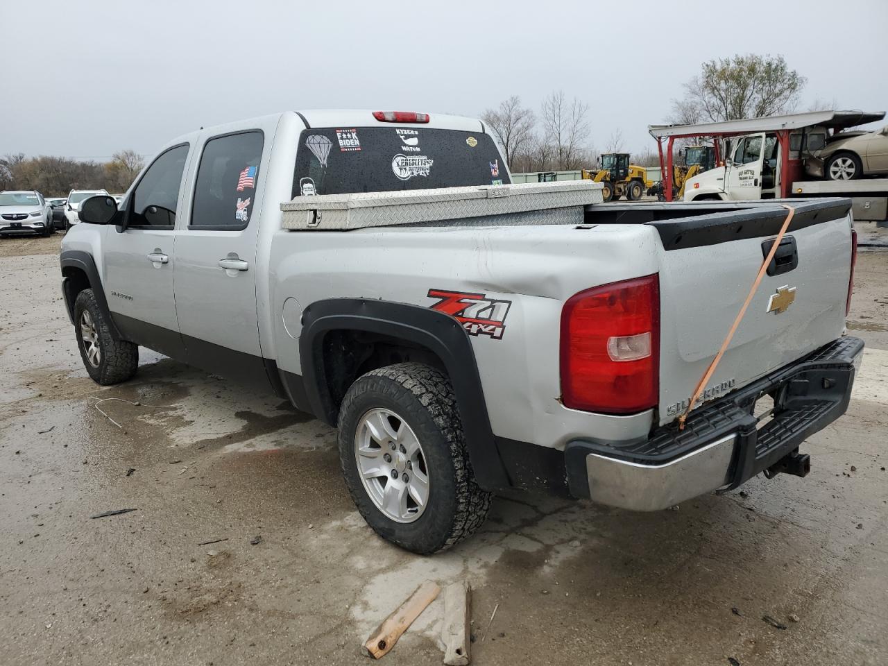 2010 Chevrolet Silverado - Image 2