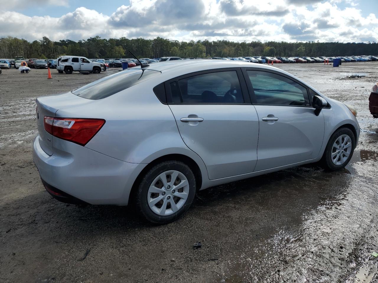 2013 Kia Rio - Image 3