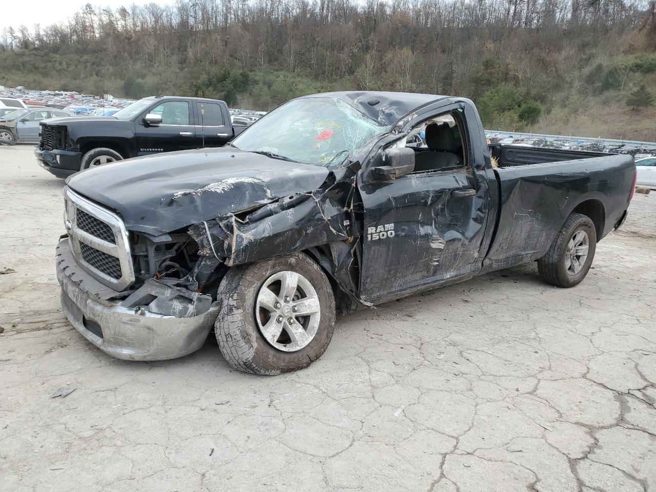 VIN 3C6JR7DT8HG614011 2017 RAM 1500 no.1