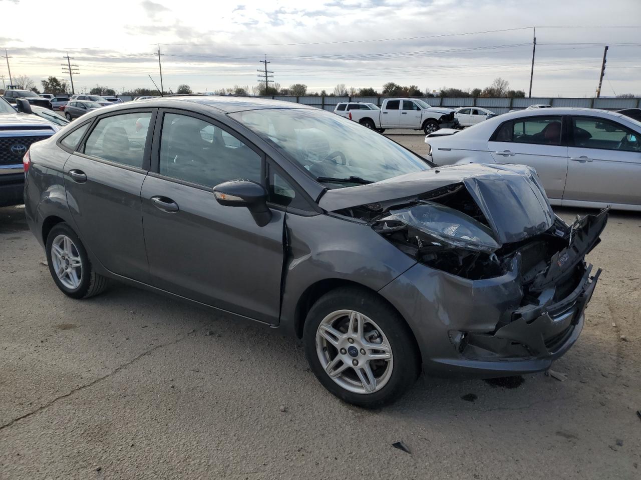 VIN 3FADP4BJXJM114165 2018 FORD FIESTA no.4