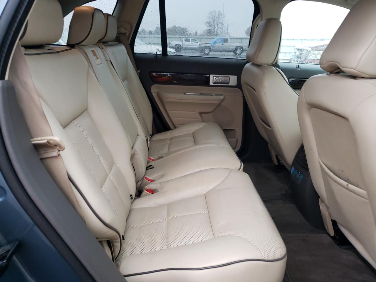 2010 Lincoln MKX - Image 11