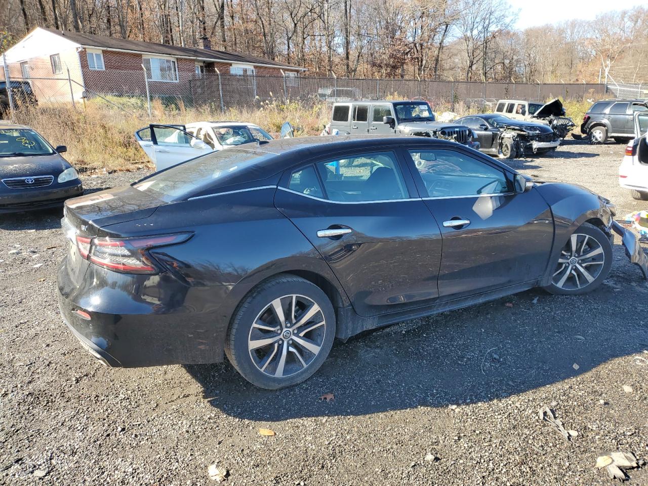 2021 Nissan Maxima - Image 3
