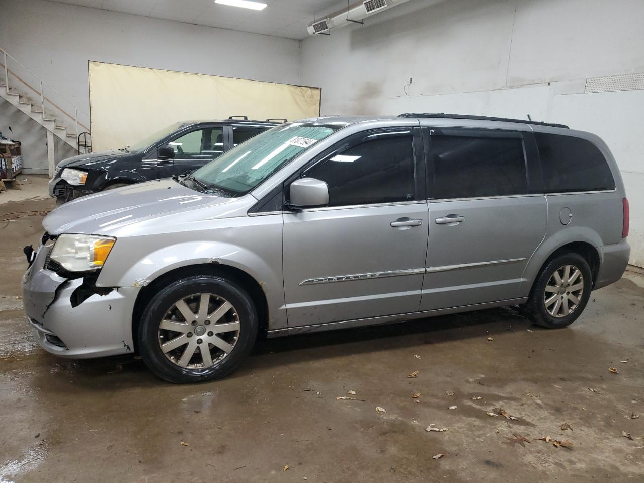 2014 Chrysler Town & Country - Image 1