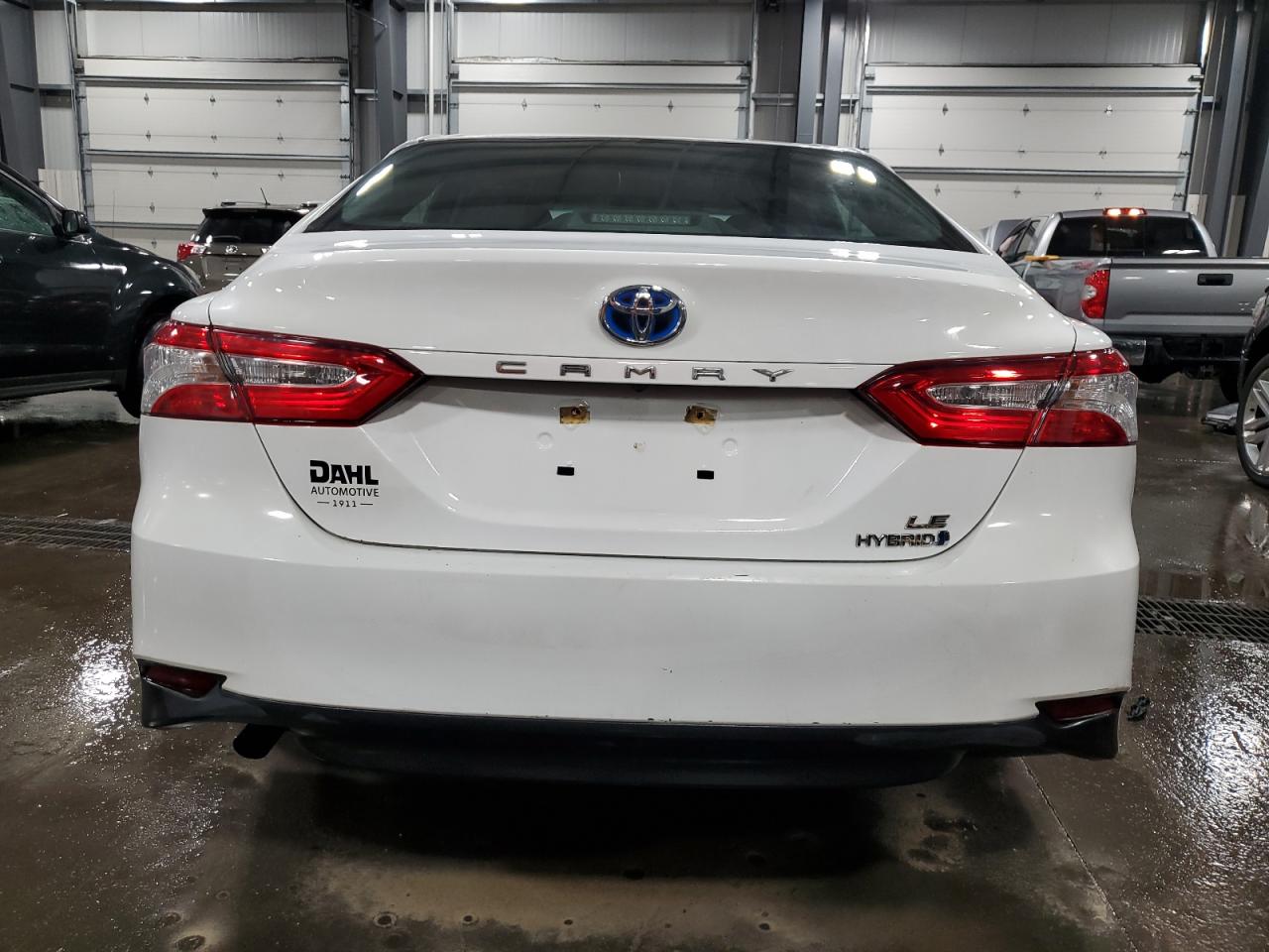 2018 Toyota Camry Le VIN: 4T1B31HKXJU504704 Lot: 79459584