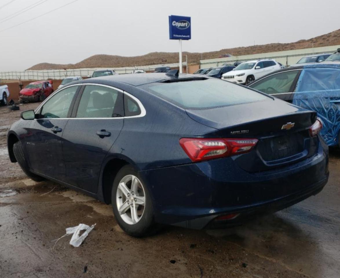 2022 Chevrolet Malibu - Image 2