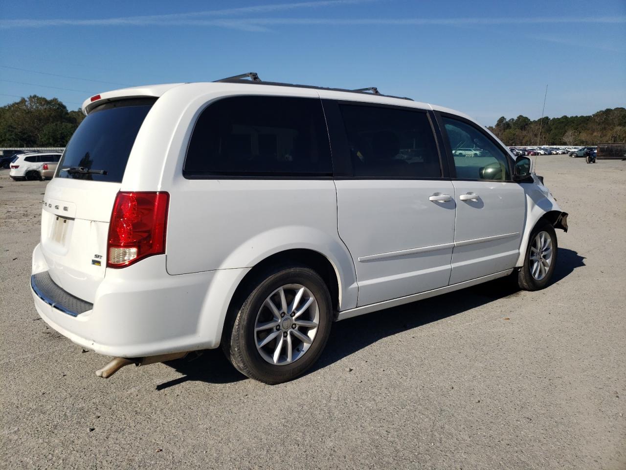 2016 Dodge Caravan - Image 3