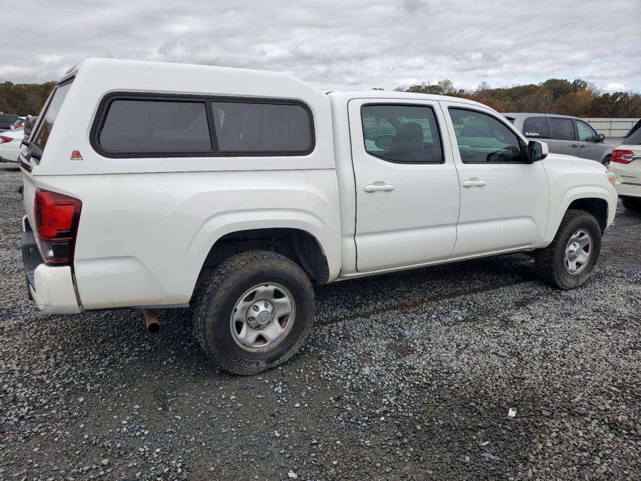 2018 Toyota Tacoma - Image 3