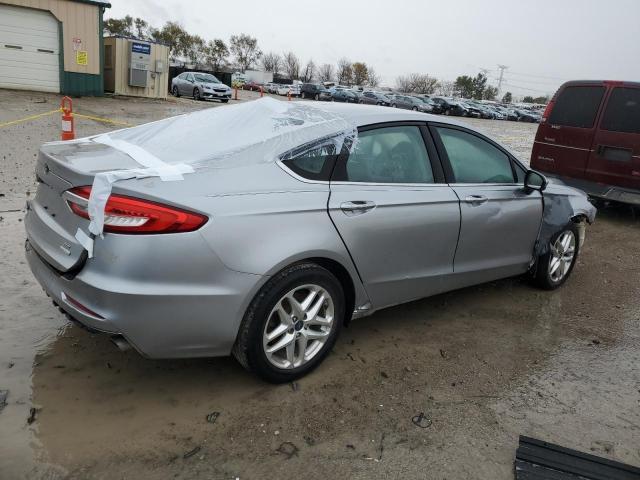 3FA6P0HD2LR138923 Ford Fusion SE 3