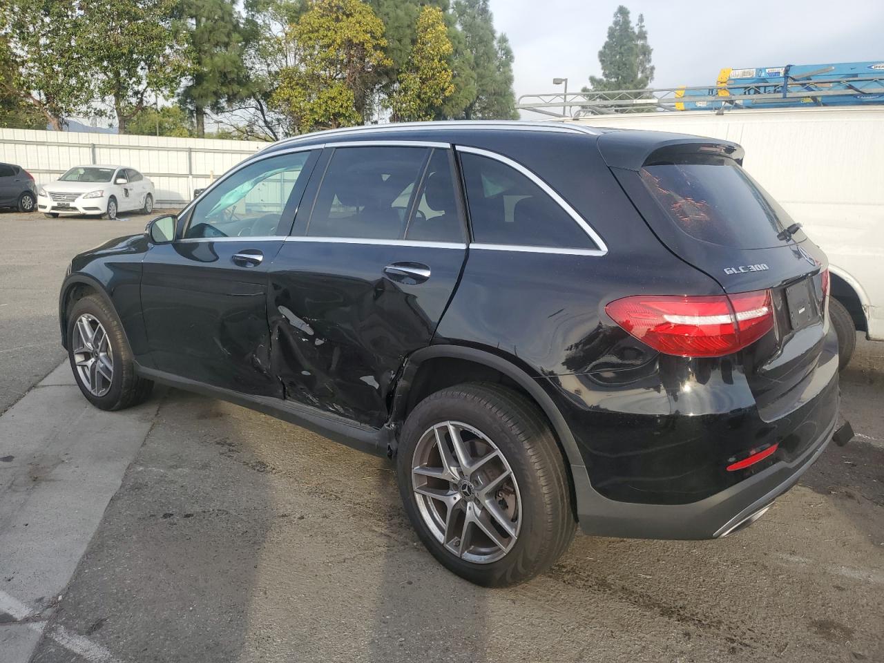 VIN WDC0G4KB9KV147080 2019 MERCEDES-BENZ GLC-CLASS no.2