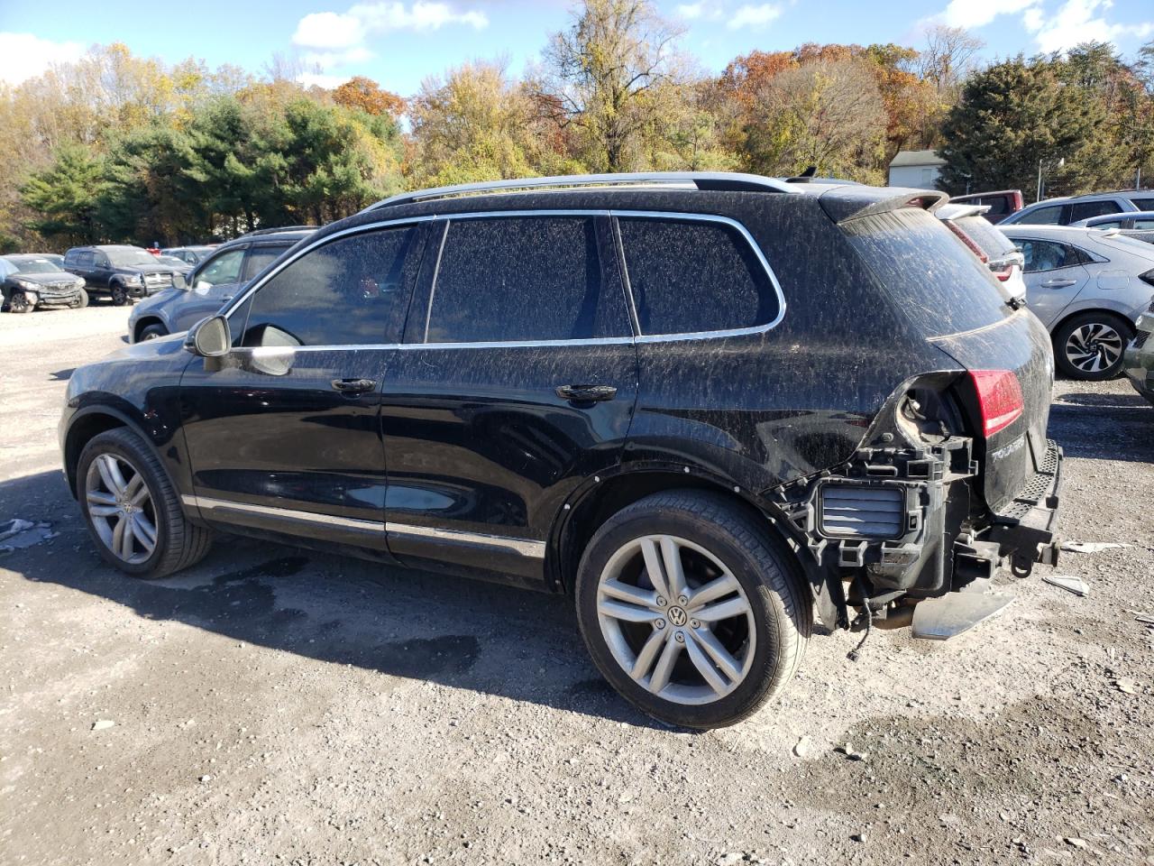 2014 Volkswagen Touareg - Image 2