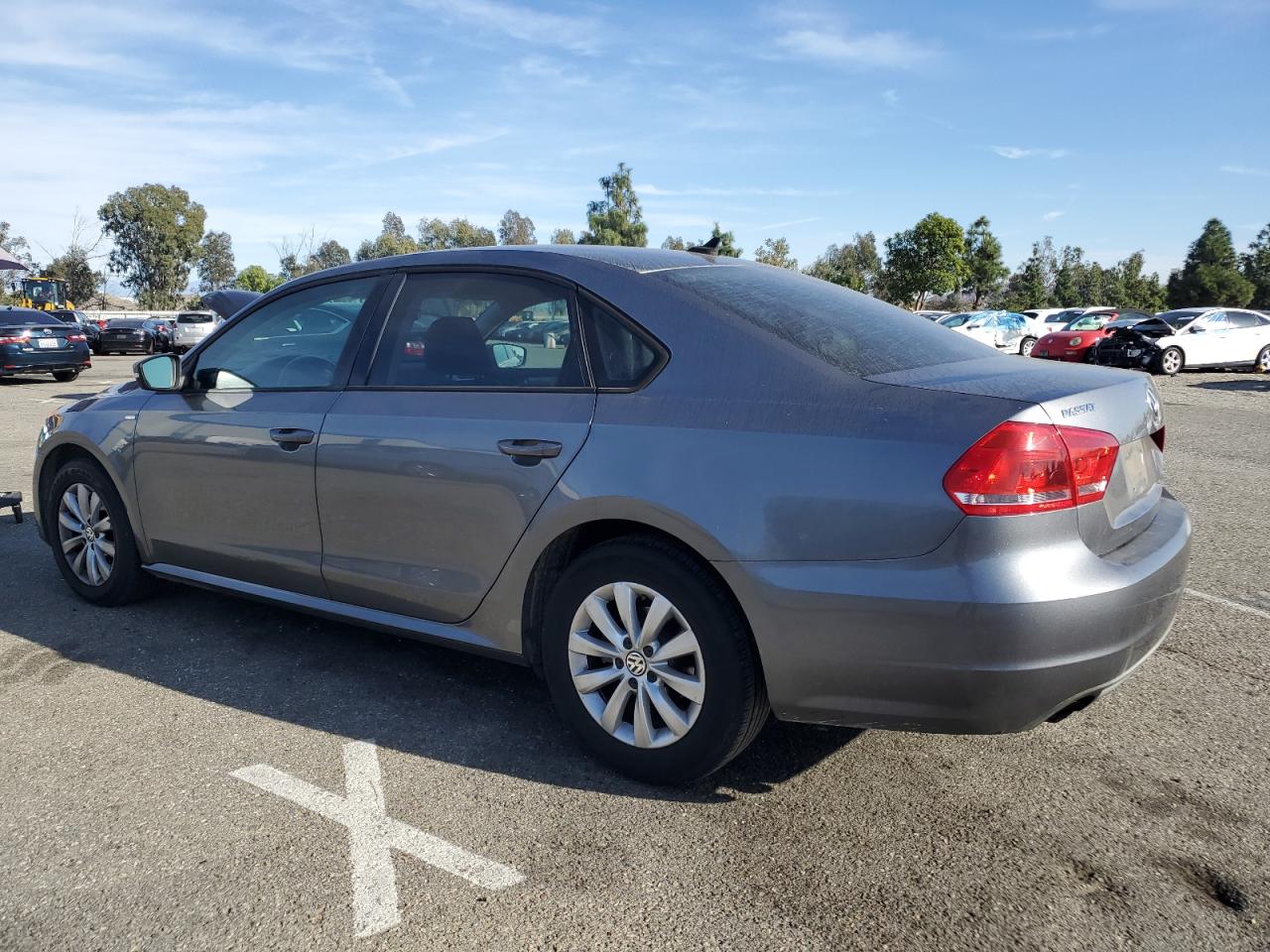 1VWAT7A33FC061330 2015 VOLKSWAGEN PASSAT - Image 2