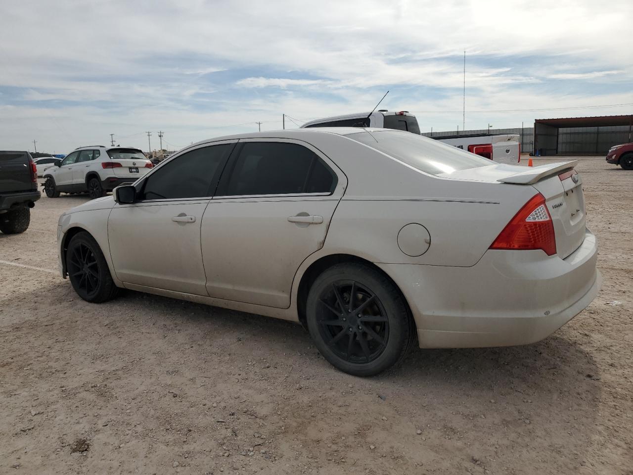 2010 Ford Fusion - Image 2