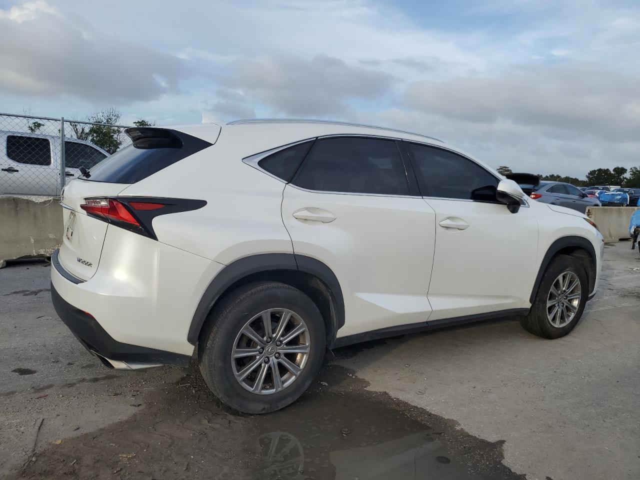 VIN JTJYARBZ0F2001630 2015 LEXUS NX no.3