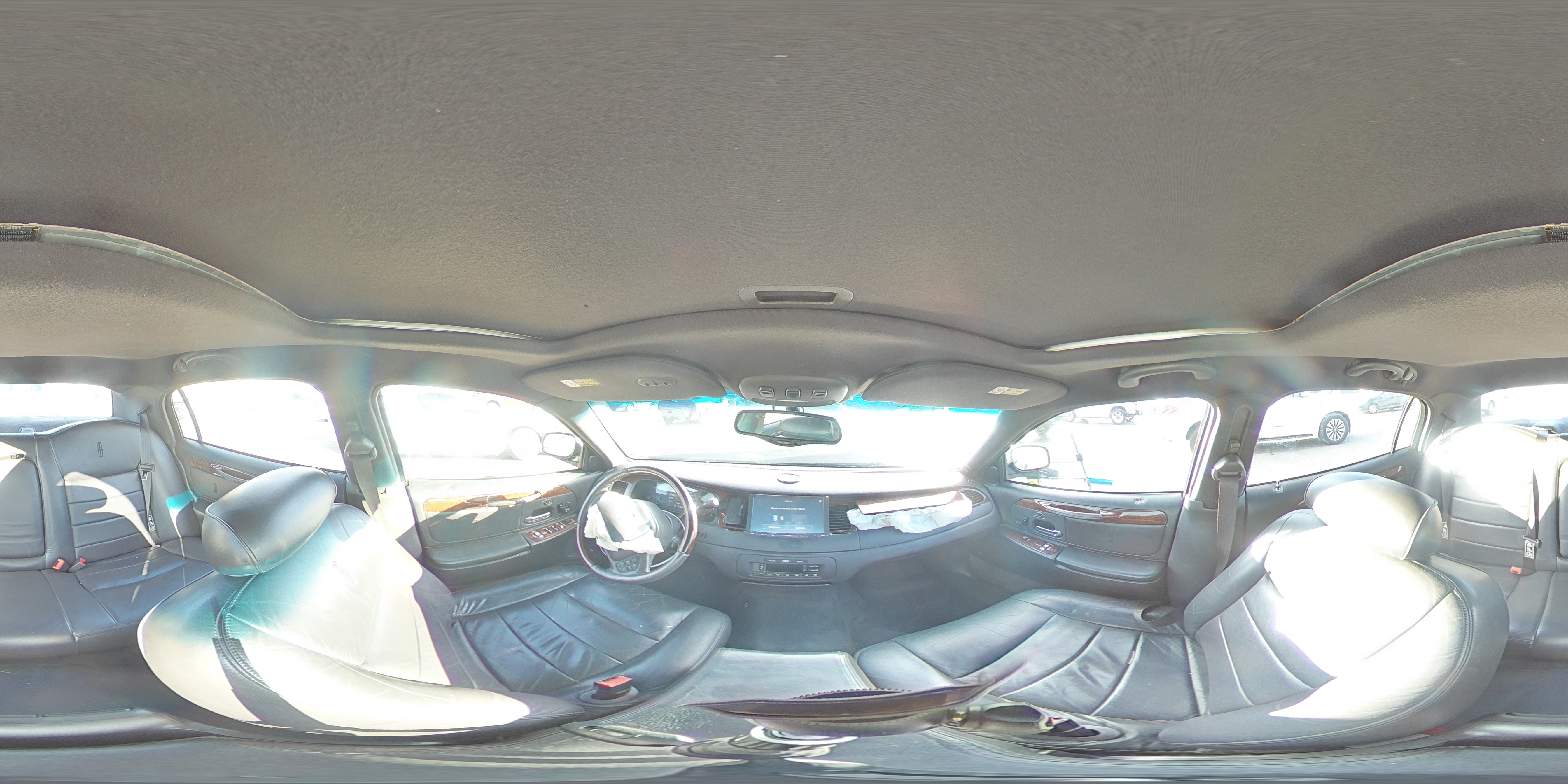2001 Lincoln Town Car - Image 12